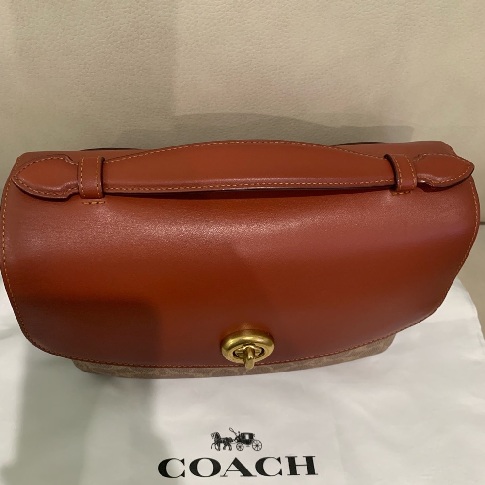 Coach Coated Canvas Signature Cassie Crossbody - Picture 4 of 9